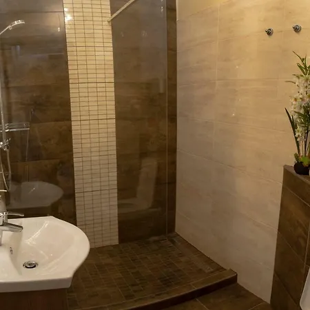 Glamour Apartman إغير