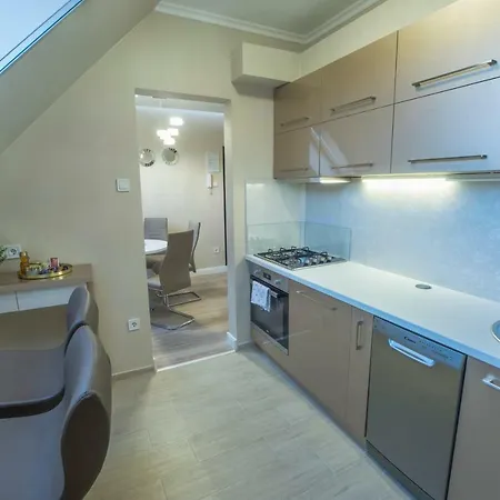 Glamour Apartman إغير