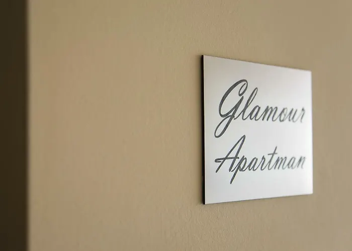 Glamour Apartman * 에게르